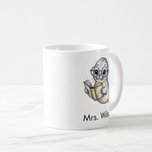 Cute Seal Reading Book Custom Kaffeetasse (VorderseiteRechts)