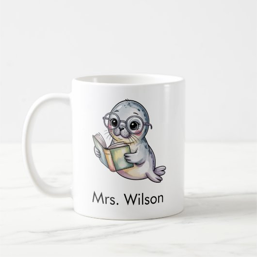 Cute Seal Reading Book Custom Kaffeetasse (Links)