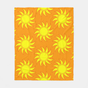 Cute seamless pattern of sun. Doodle hand drawn st Fleecedecke