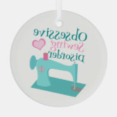 Cute Sewing Machine Seamstress Christmas Ornament Aus Glas (Rückseite)