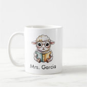 Cute Sheep Reading a Book Custom Kaffeetasse (Links)