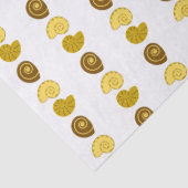 Cute shell arrangement on  seidenpapier (Detail)