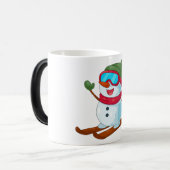 Cute Skiing Snowman Illustration Verwandlungstasse (Vorderseite Links)