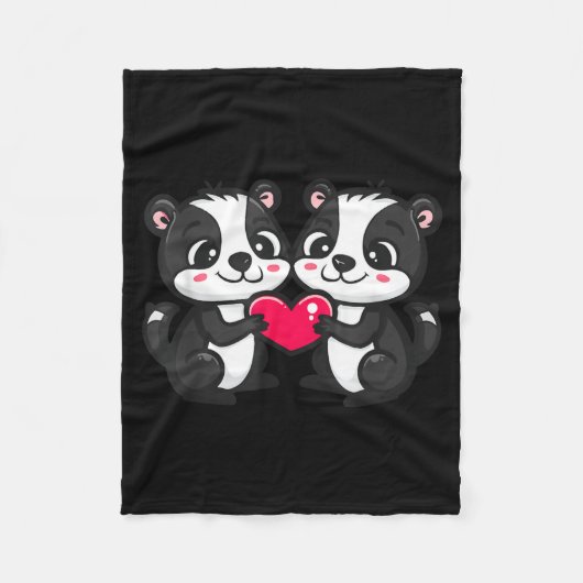 Cute Skunk In Love Couple Heart _ Valentines Day Fleecedecke (Vorderseite)