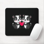 Cute Skunk In Love Couple Heart _ Valentines Day Mousepad (Mit Mouse)