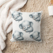 Cute Sleeping Baby Elephant on Cloud - Nursery Dec Kissen (Decke)