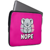 Cute Sleeping Koala “Nope” Funny Cartoon Laptopschutzhülle (Vorne Rechts)