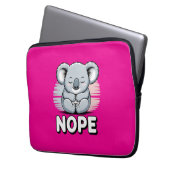 Cute Sleeping Koala “Nope” Funny Cartoon Laptopschutzhülle (Vorderseite Links)