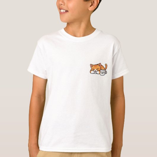 Cute Sleeping Orange Tabby Cat Next to Recharge T-Shirt (Vorderseite)