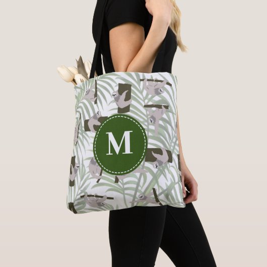 Cute Sloth Animal Pattern in Wild Forest Monogram Tasche (Von Nahem)