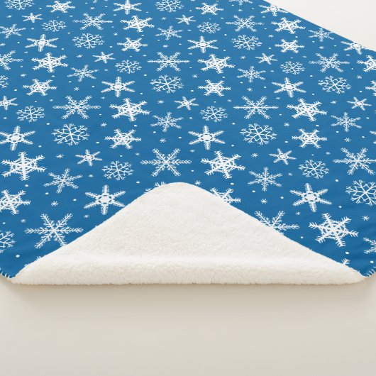 Cute snowflakes with dots blanket blue sherpadecke (3/4)