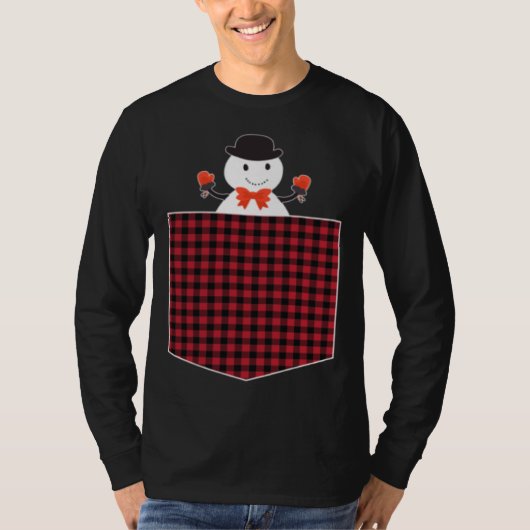 Cute Snowman Inside Buffalo Plaid Pocket Holiday C T-Shirt (Vorderseite)