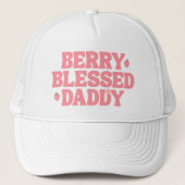 Cute Strawberry Berry Blessed Daddy Pink Birthday Truckerkappe (Vorderseite)