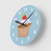 Cute Strawberry Bun Blue Runde Wanduhr (Winkel)