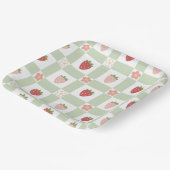 Cute Strawberry Checkered Kids Birthday Pappteller (Gewinkelt)