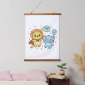 Cute Superhero Lion and Elephant Friends Cartoon Wandteppich Mit Holzrahmen (Schlafzimmer)