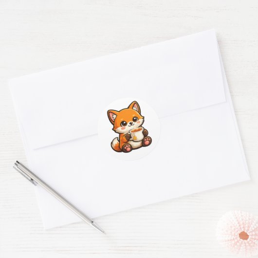 Cute Tea Fox Illustration – Cozy Fox Drinking Tea Runder Aufkleber (Umschlag)