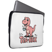 Cute Tea-Rex Pink Dinosaur – Sip Happens! Laptopschutzhülle (Vorne Rechts)