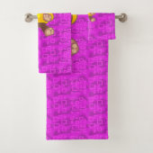 Cute Teddy Bear on Pink Geometric  Badhandtuch Set (Insitu)