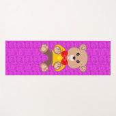 Cute Teddy Bear on Pink Geometric  Yogamatte (Vorderseite (Horizontal))