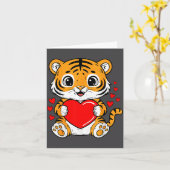 Cute Tiger Holding Heart Kawaii Valentines Day Men Karte (Gelbe Blume)