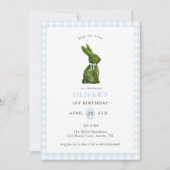 Cute Topiary Bunny blue Gingham Birthday Einladung (Vorderseite)
