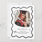 Cute Trendy Pink Wavy Border Graduation Invitation Ankündigung (Rückseite)