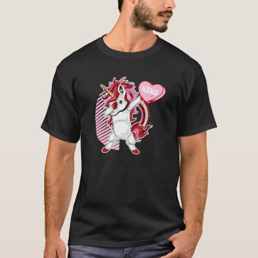 Cute Valentine's Day Dabbing Unicorn XOXO T-Shirt (Vorderseite)