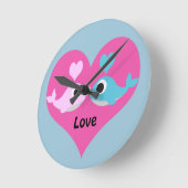 Cute Whale Love Runde Wanduhr (Winkel)
