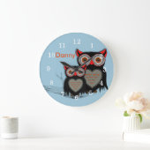 Cute Whimsy Owls Illustration Große Wanduhr (Zuhause)