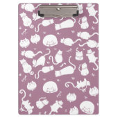 Cute White Cats Pattern on Mauve Background Klemmbrett (Vorderseite)