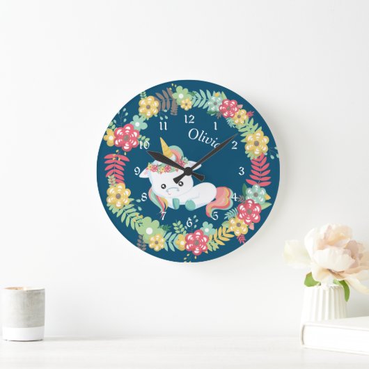Cute White Unicorn Floral Frame Personalized Große Wanduhr (Zuhause)