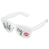 CUTE! 😎 Wifey Sunglasses – Fun Kiss Lips Lens Partybrille (Schrägansicht)