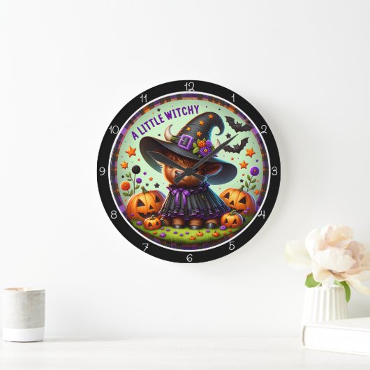 Cute Witchy Highland Cow Große Wanduhr (Zuhause)