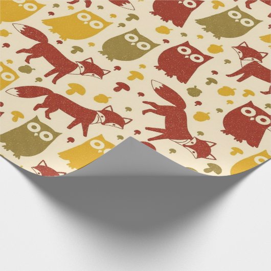 Cute Woodland Fox & Owl Pattern Geschenkpapier (Ecke)