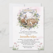 Cute Woodland Sleeping Doe Girl Baby Shower Einladung (Vorderseite)