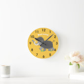 Cute woolly mammoth cartoon illustration runde wanduhr (Zuhause)