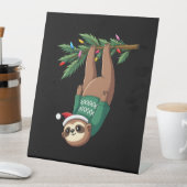 Cute Xmas Sloth Santa Hat Christmas Sloth - Tree L Sockelschild (In Situ)