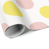 Cute Yellow and Pink Polka Dot Geschenkpapier (Rolleneckpunkt)