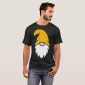 Cute Yellow Hat Christmas Gnome T-Shirt (Vorne ganz)