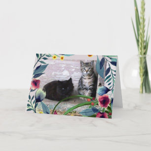 Cutel Kittens mit Watercolor-Blätter Blume Karte