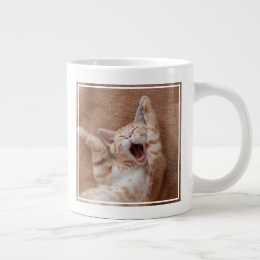 Cutest Baby Animals | Ginger Kitten Yawning Jumbo-Tasse (Rechts)