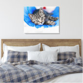 Cutest Baby Animals | Tabby Kitten in Play Tunnel Leinwanddruck (Insitu (Schlafzimmer))