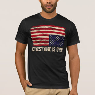 Cutesytime ist auf der amerikanischen Flagge vorbe T-Shirt