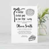 Cutie Pie is on the Way, Fall Baby Shower Einladung (Stehend Vorderseite)