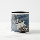 Cutter Waesche der US-Küstenwache 2 Zweifarbige Tasse (Mittel)