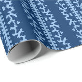Cutwork-Ranke in Blau Indigo Geschenkpapier (Rolleneckpunkt)