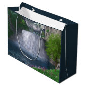 Cwm Waterfall Geschenktasche Große Geschenktüte (Vorderseite Schrägansicht)
