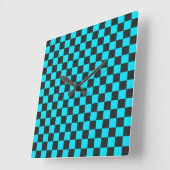 Cyan and charcoal checkerboard pattern quadratische wanduhr (Winkel)