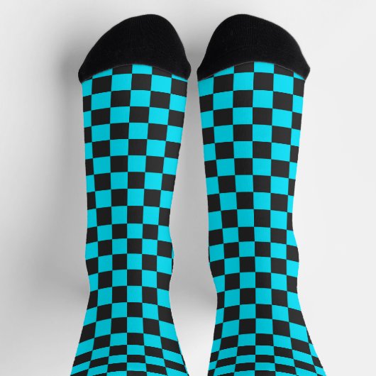 Cyan and charcoal checkerboard pattern socken (Oben)